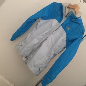 Great aqua The North Face waterproof raincoat